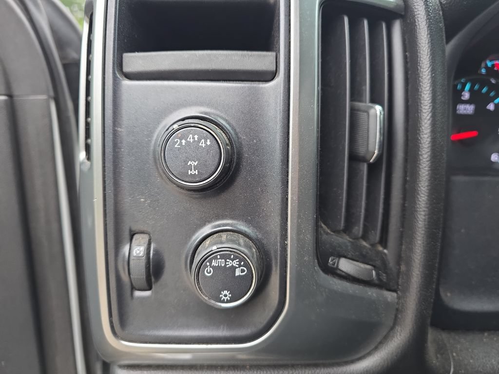 Used 2017 Chevrolet Silverado 2500 LT AWD/4WD image 29