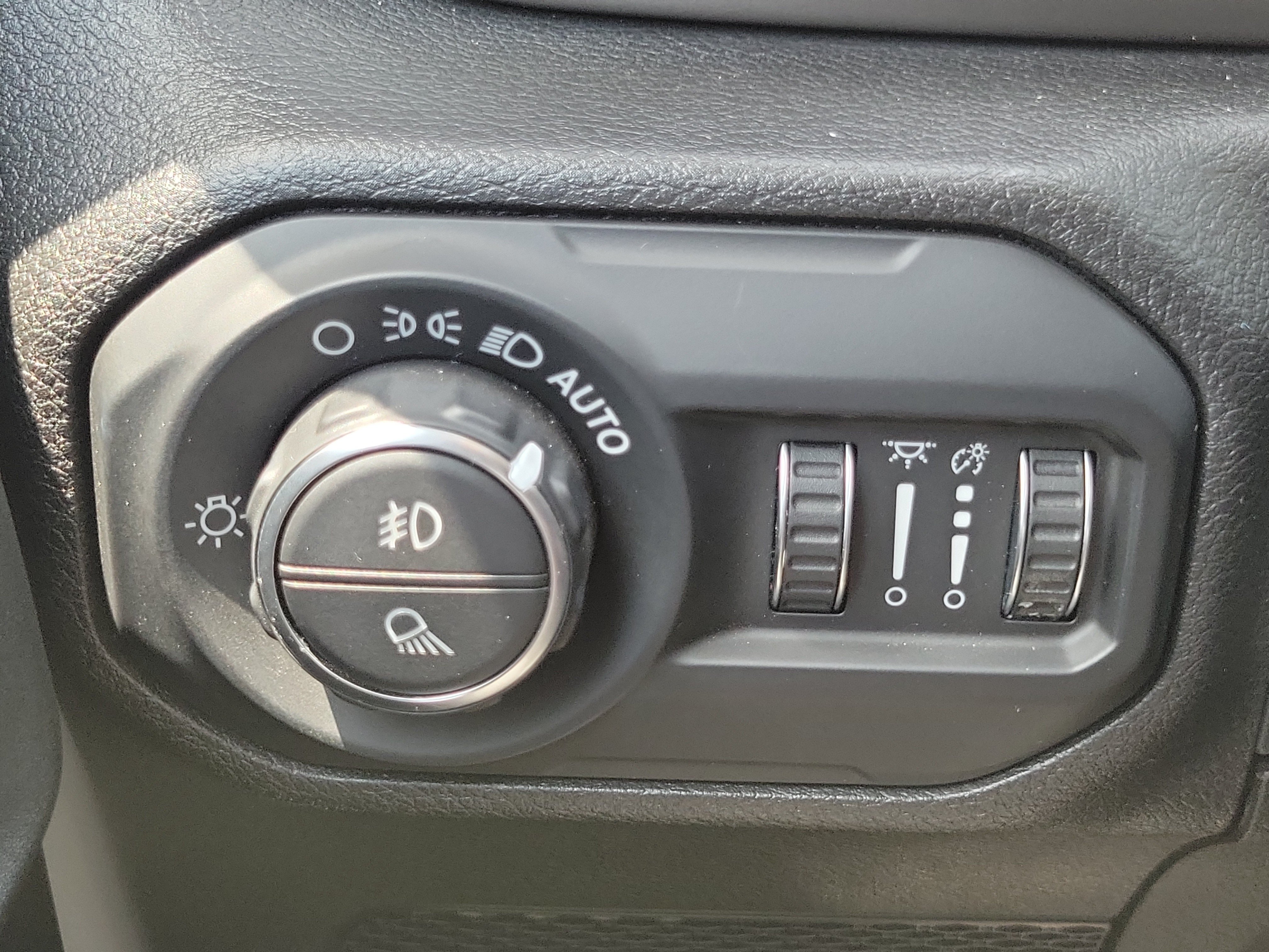 Used 2021 Jeep Gladiator Sport AWD/4WD image 30