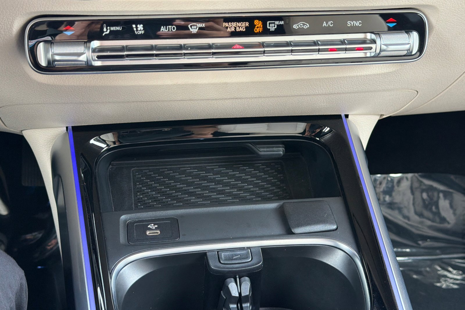 Certified 2025 Mercedes-Benz GLB 250 image 25