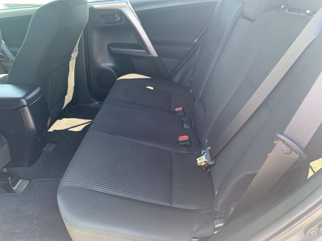 Used 2016 Toyota RAV4 LE AWD/4WD image 16