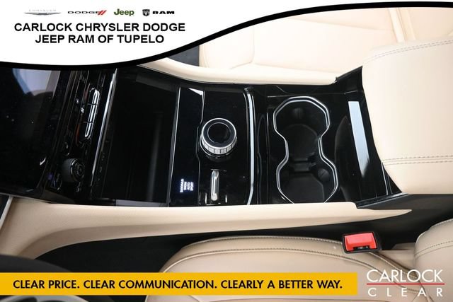 Used 2023 Jeep Grand Cherokee Limited AWD/4WD image 22