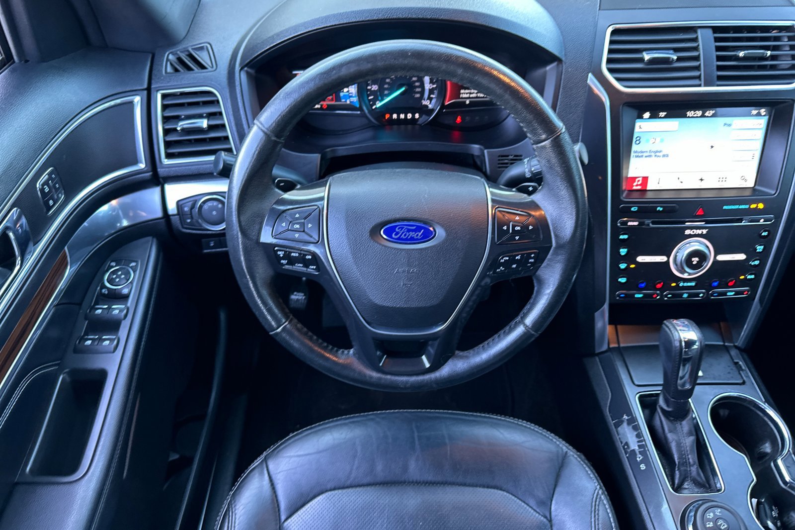 Used 2017 Ford Explorer Limited image 15