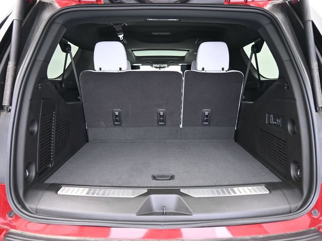 New 2025 Chevrolet Suburban Premier AWD/4WD image 35