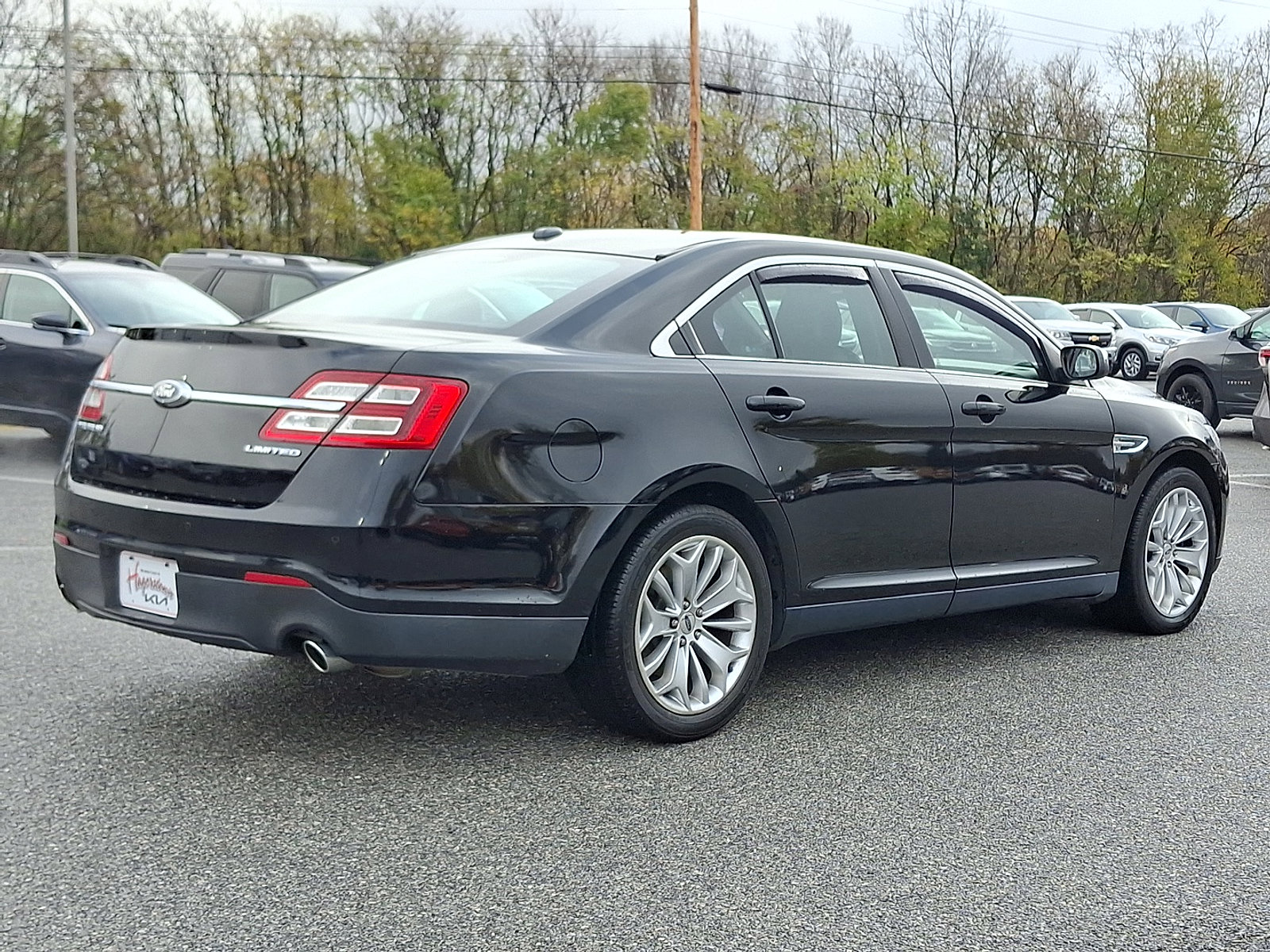 Used 2018 Ford Taurus Limited image 6
