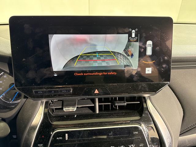 Used 2023 Toyota Venza XLE AWD/4WD image 29