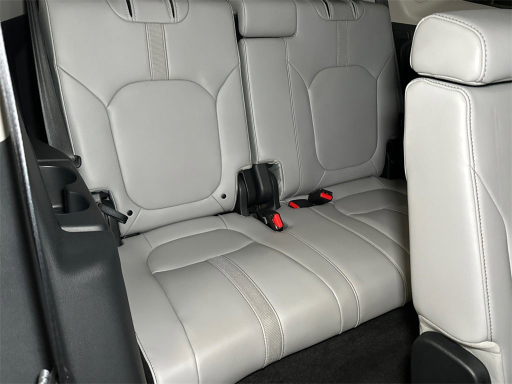 Used 2023 Honda Pilot Touring image 18