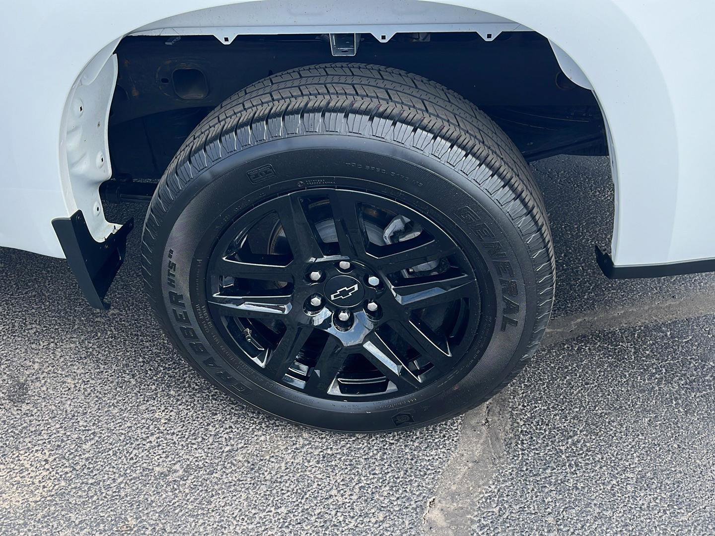 Used 2023 Chevrolet Silverado 1500 Custom w/ LPO, Dark Essentials Package image 32