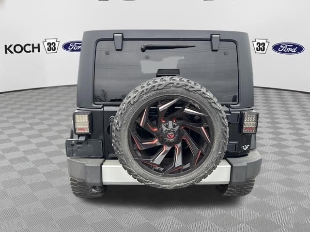 Used 2011 Jeep Wrangler Unlimited Sahara w/ Dual Top Group AWD/4WD image 7