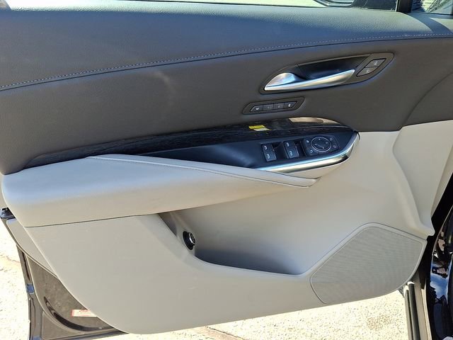 Used 2023 Cadillac XT4 Premium Luxury w/ Enhanced Visibility Package image 9