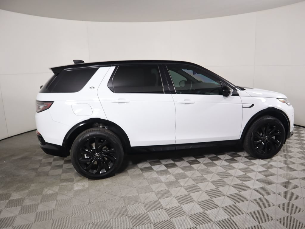 Certified 2025 Land Rover Discovery Sport Dynamic SE AWD/4WD image 4