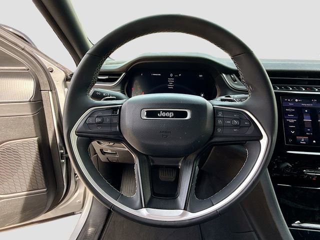 Used 2024 Jeep Grand Cherokee Altitude RWD image 35