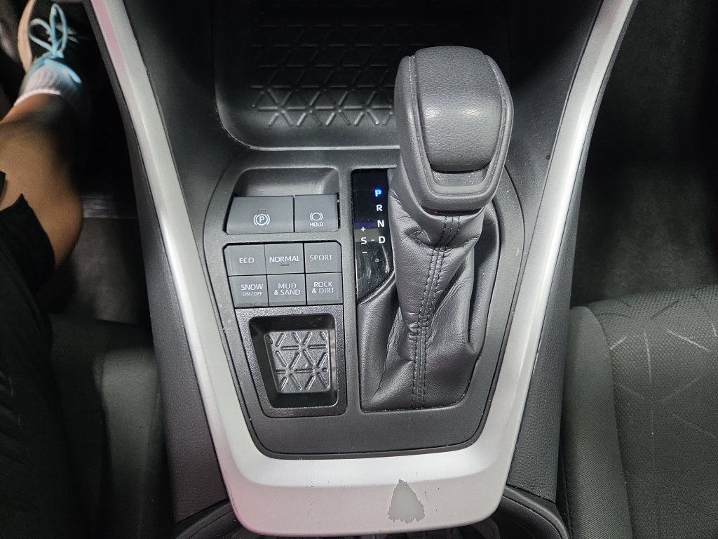 Used 2024 Toyota RAV4 XLE AWD/4WD image 35