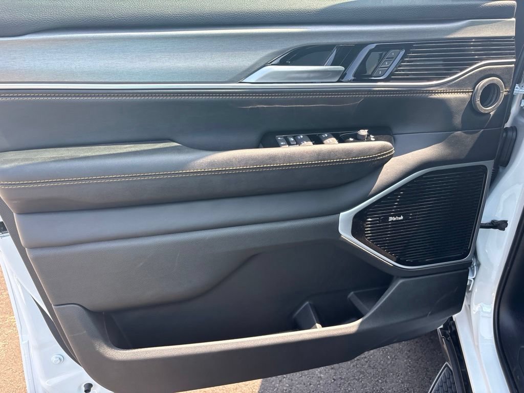 New 2026 Jeep Grand Wagoneer 4WD image 15