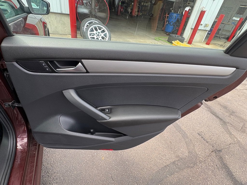 Used 2013 Volkswagen Passat 2.5 S FWD image 12