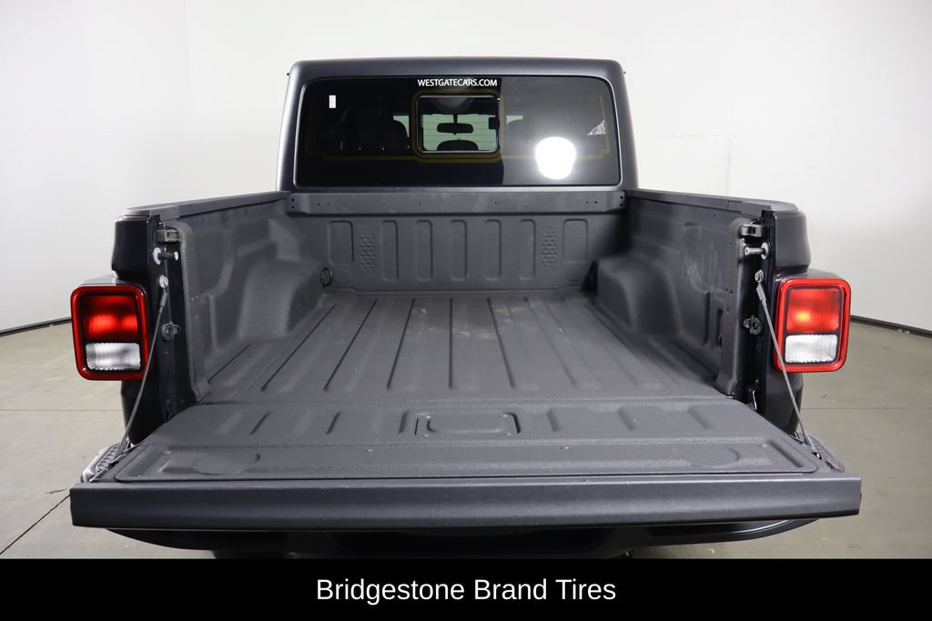 Used 2022 Jeep Gladiator Sport AWD/4WD image 17