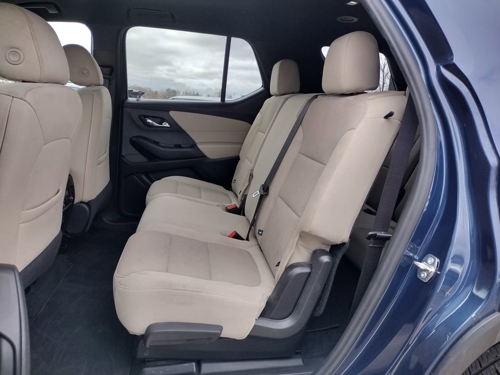 Used 2023 Chevrolet Traverse LS w/ Safety Package image 7