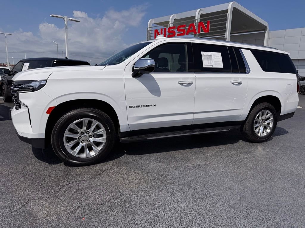 Used 2023 Chevrolet Suburban Premier AWD/4WD image 2