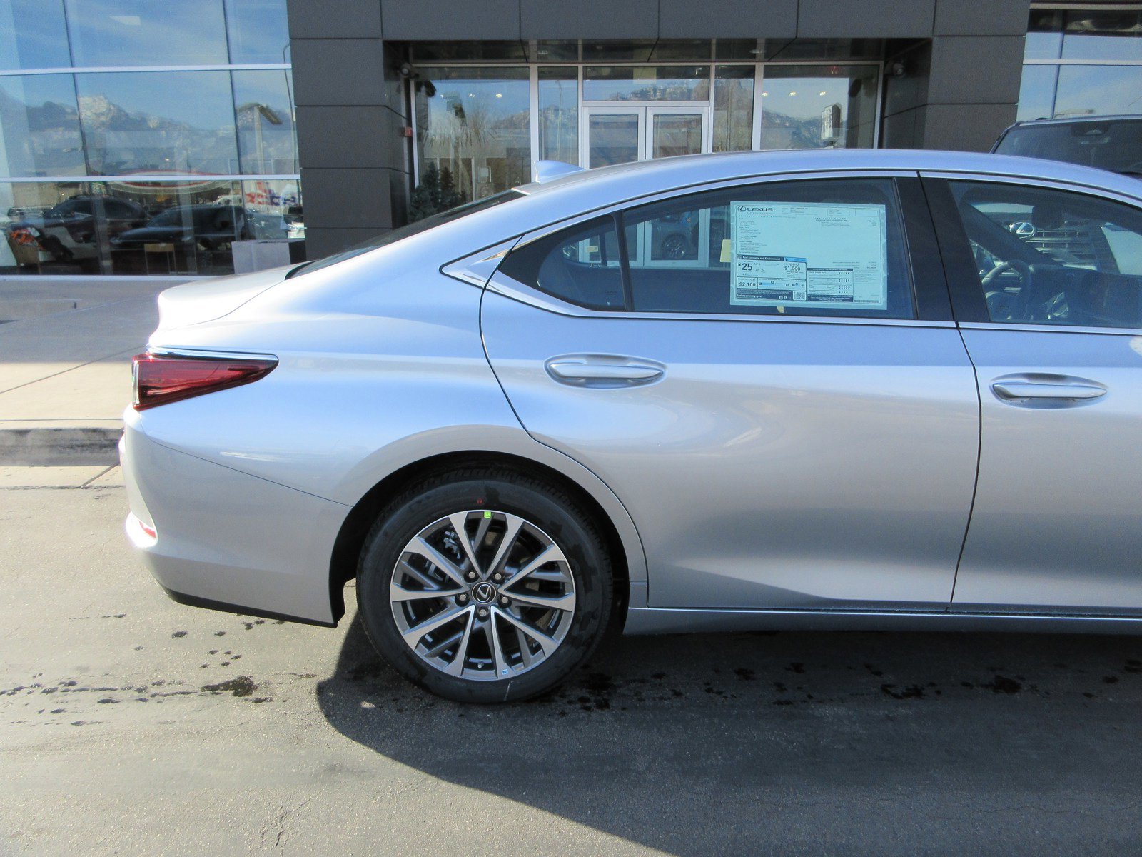 New 2025 Lexus ES 350 image 10