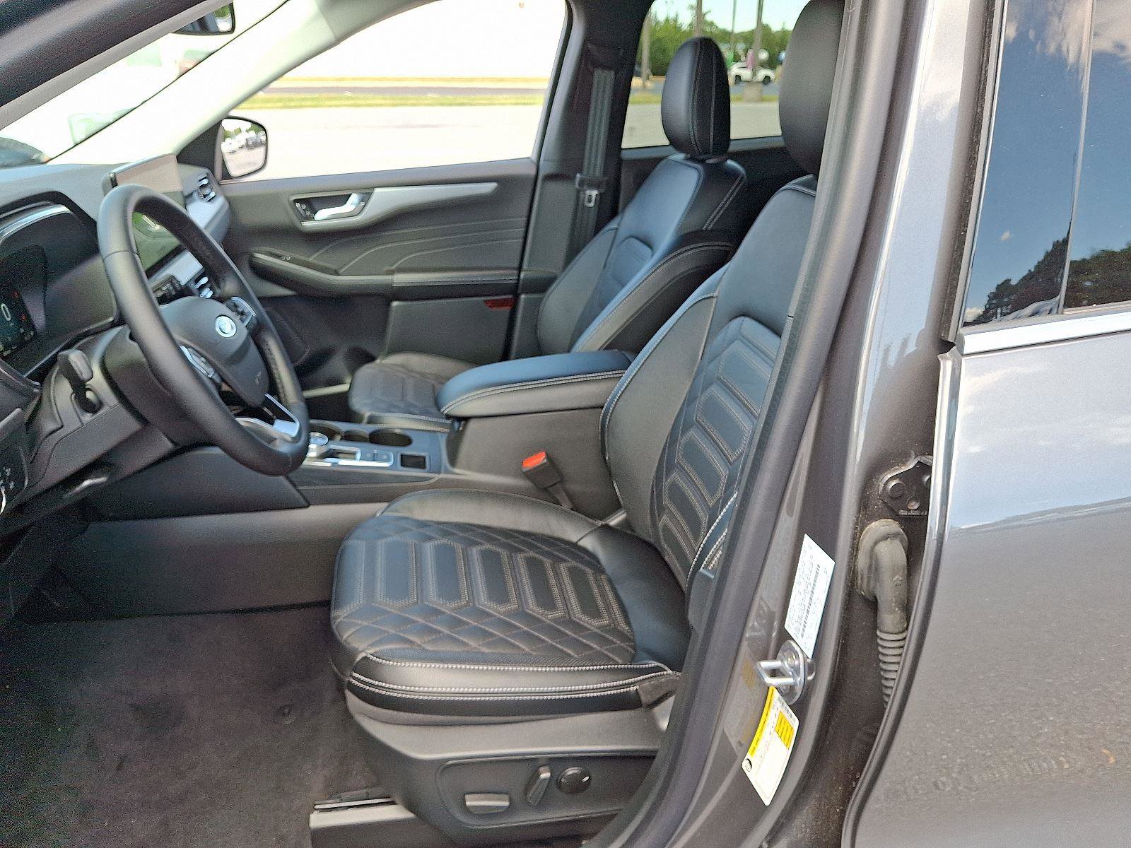 New 2024 Ford Escape SE w/ PHEV Premium Package image 10