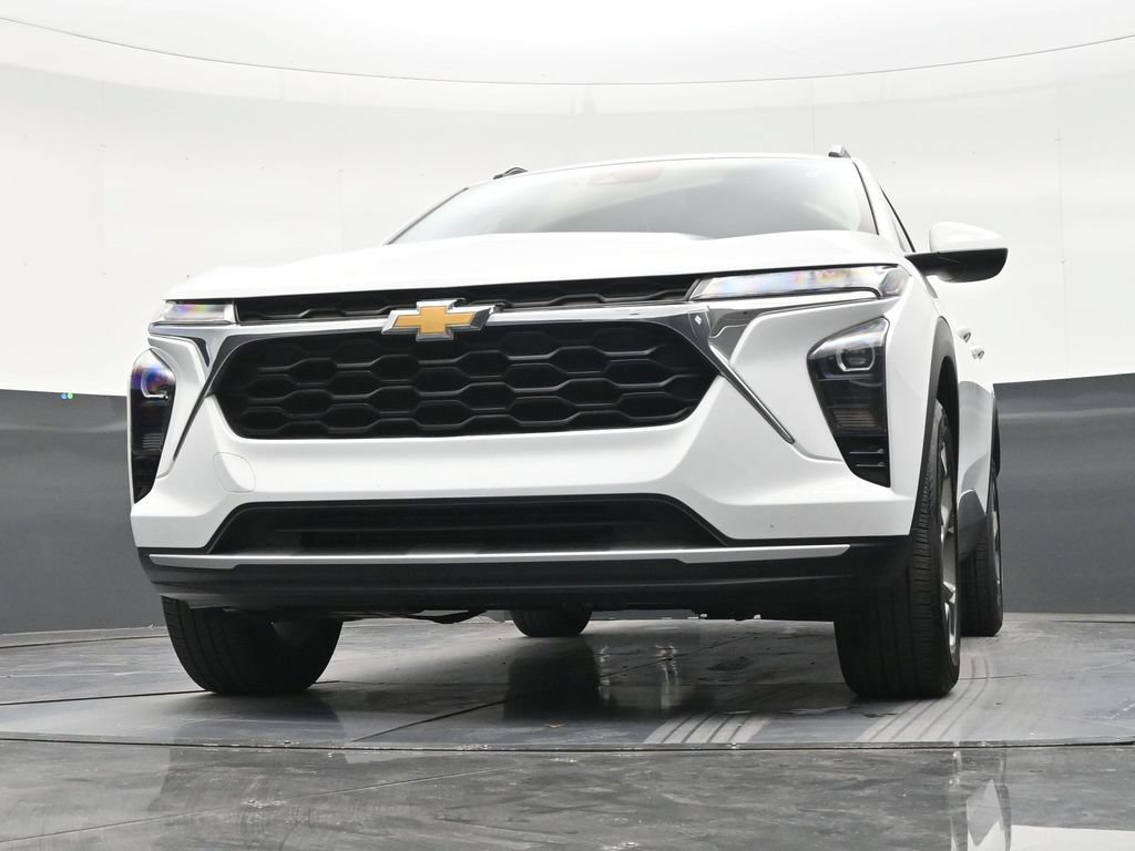 Used 2024 Chevrolet Trax LT w/ Driver Confidence Package FWD image 27