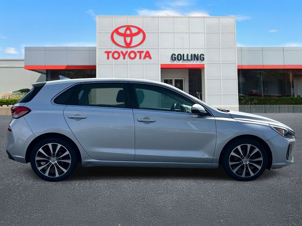 Used 2019 Hyundai Elantra GT FWD image 6