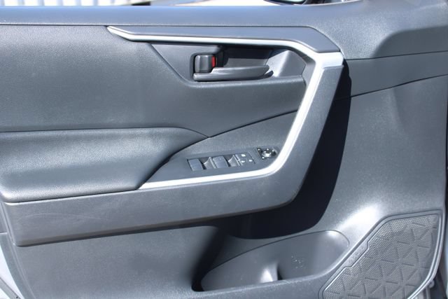 Used 2020 Toyota RAV4 LE w/ Carpet Mat Package AWD/4WD image 11