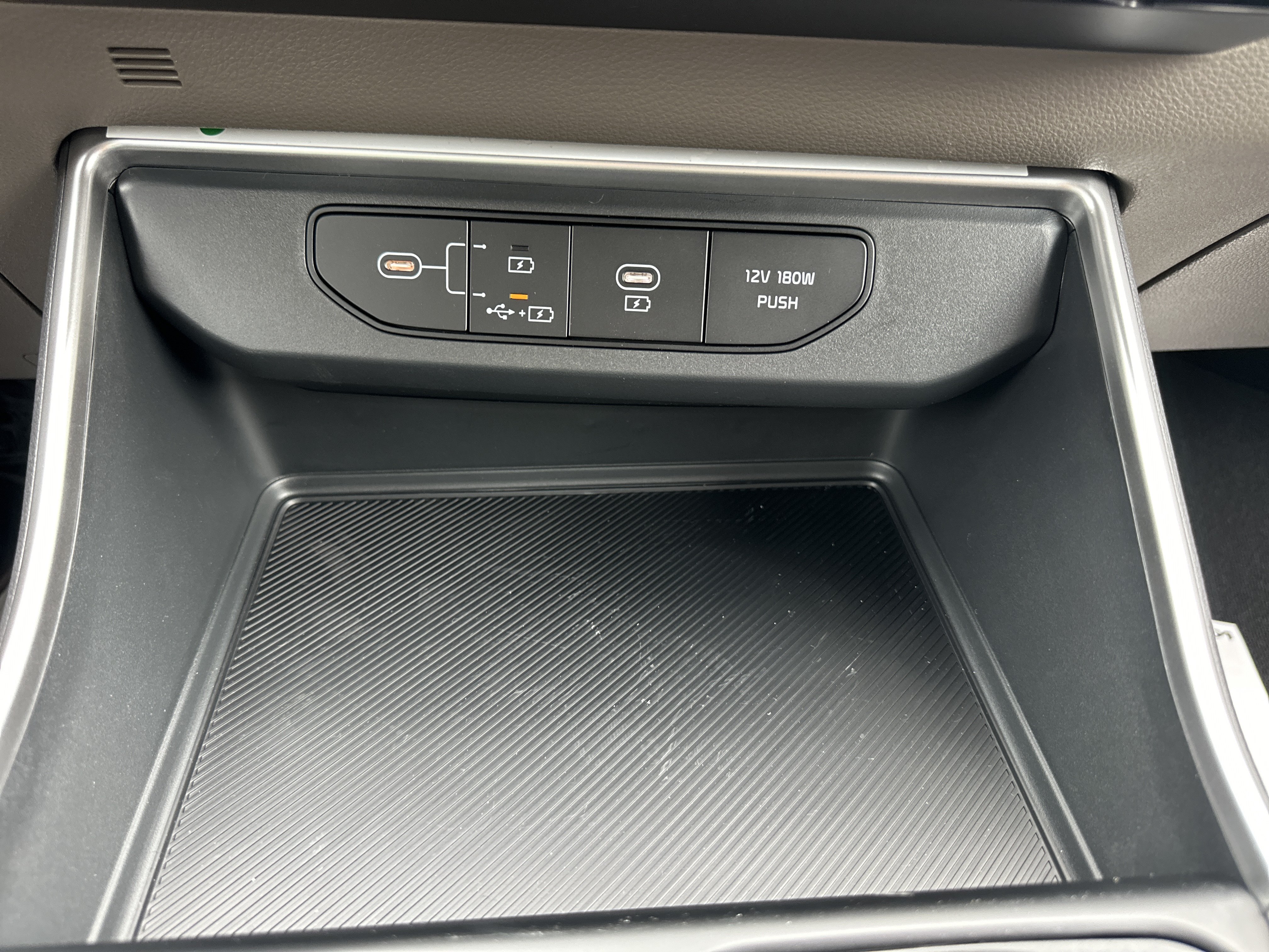 New 2026 Kia Carnival FWD image 16