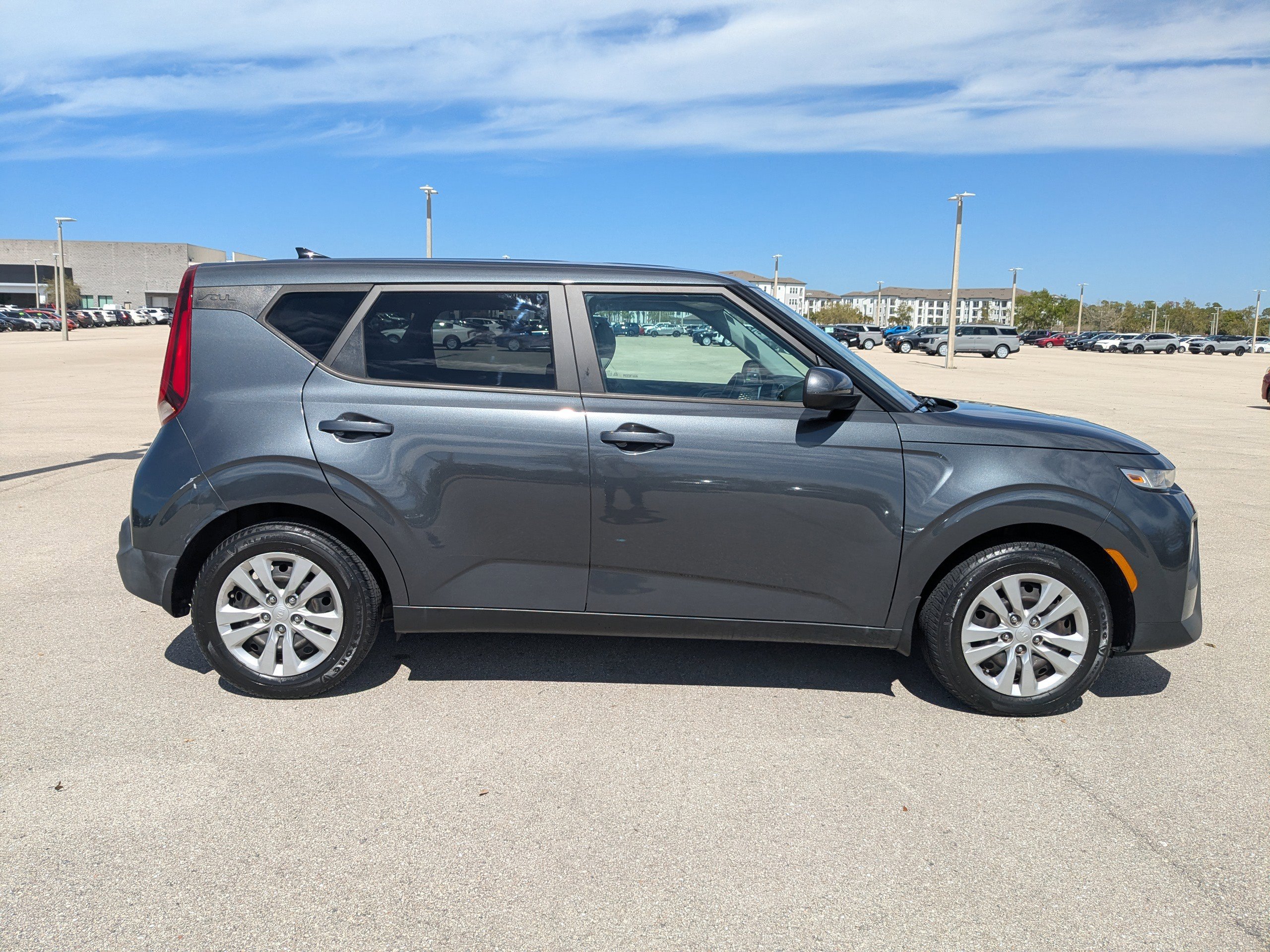 Used 2021 Kia Soul LX image 3