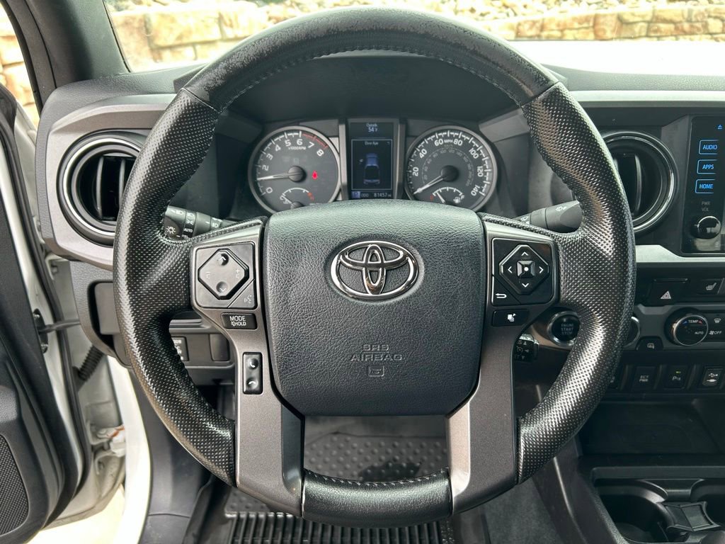 Used 2016 Toyota Tacoma TRD Off-Road AWD/4WD image 10