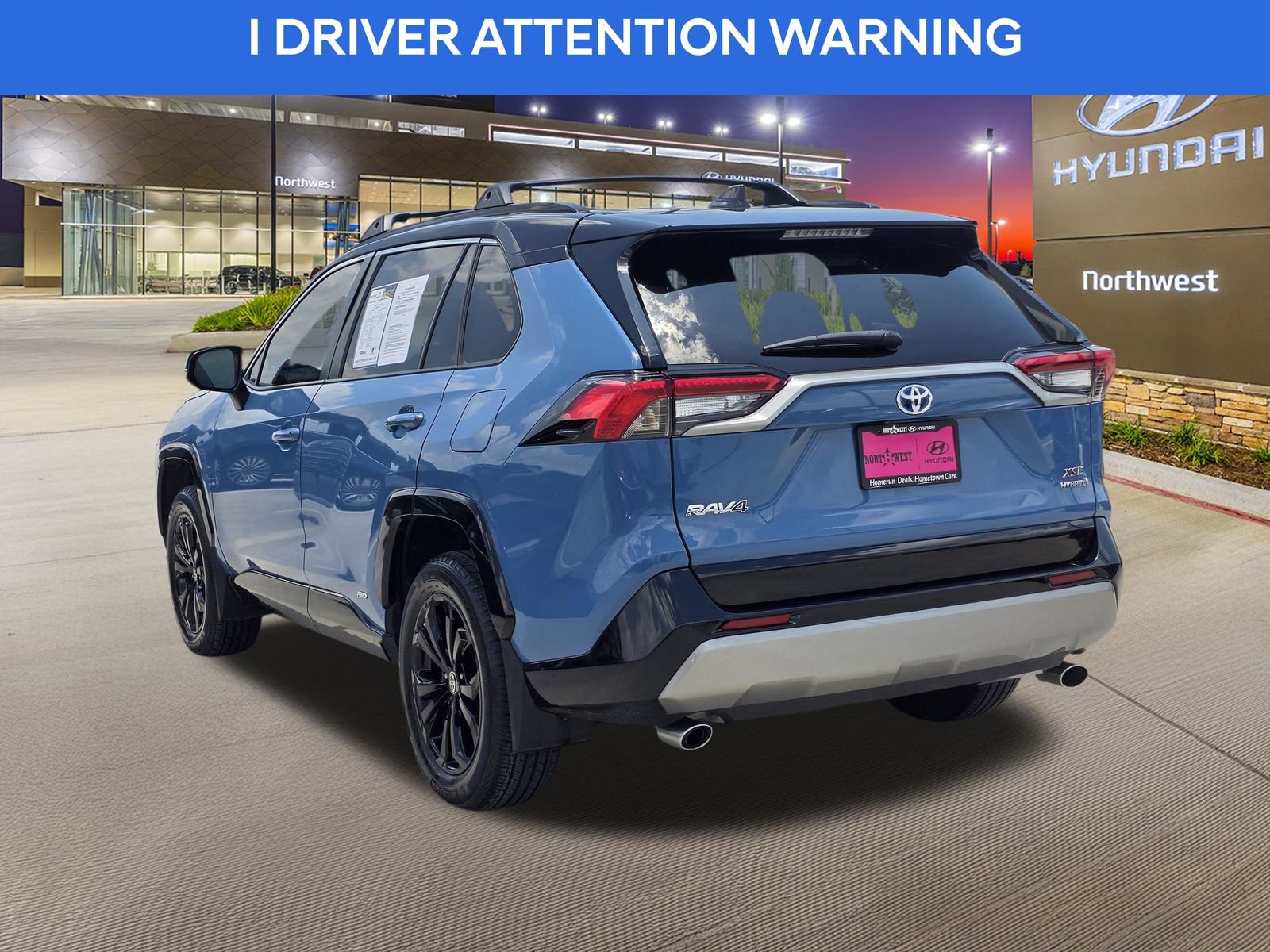 Used 2024 Toyota RAV4 XSE AWD/4WD image 9