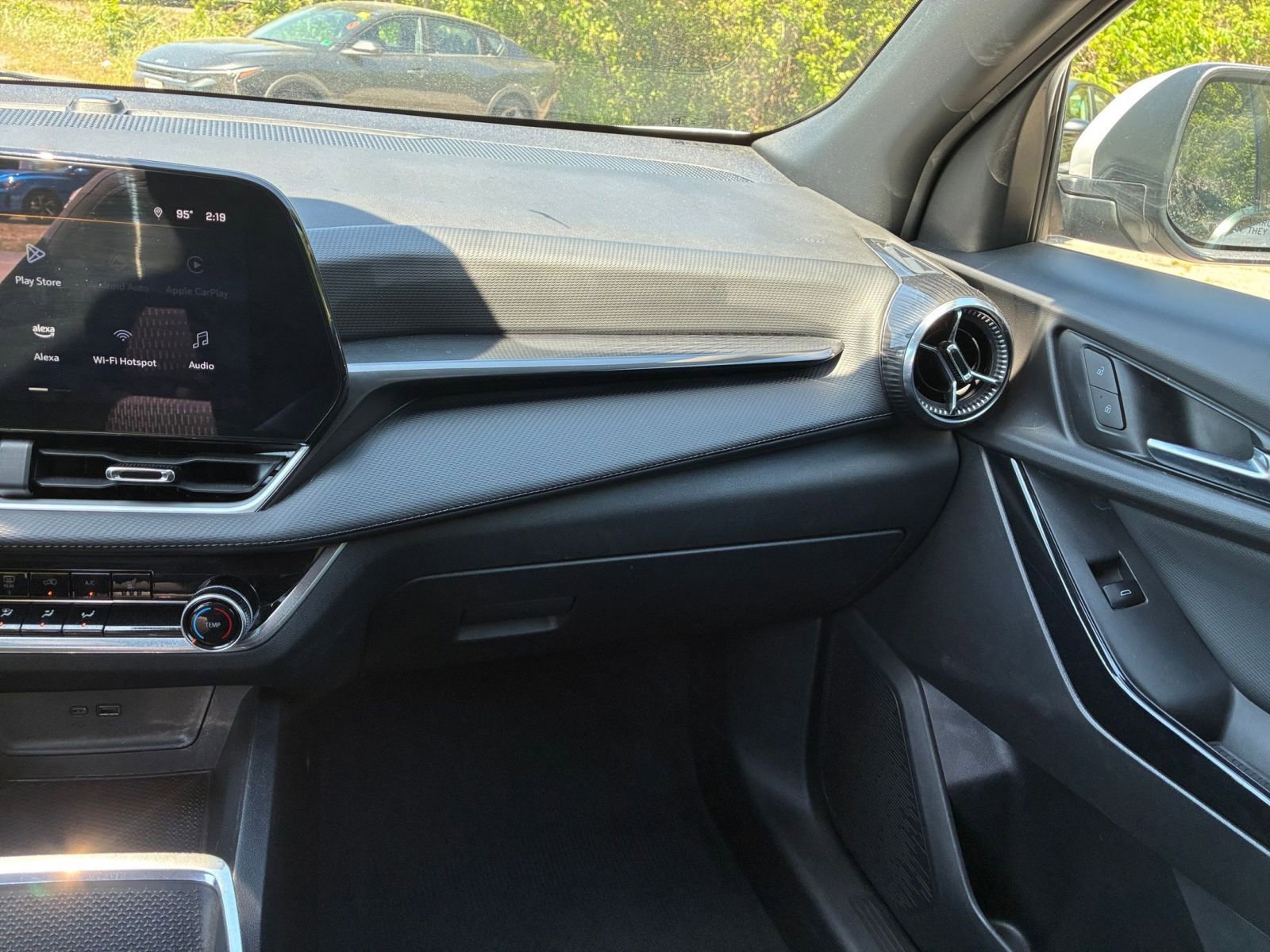 Used 2025 Chevrolet Equinox LT FWD image 33
