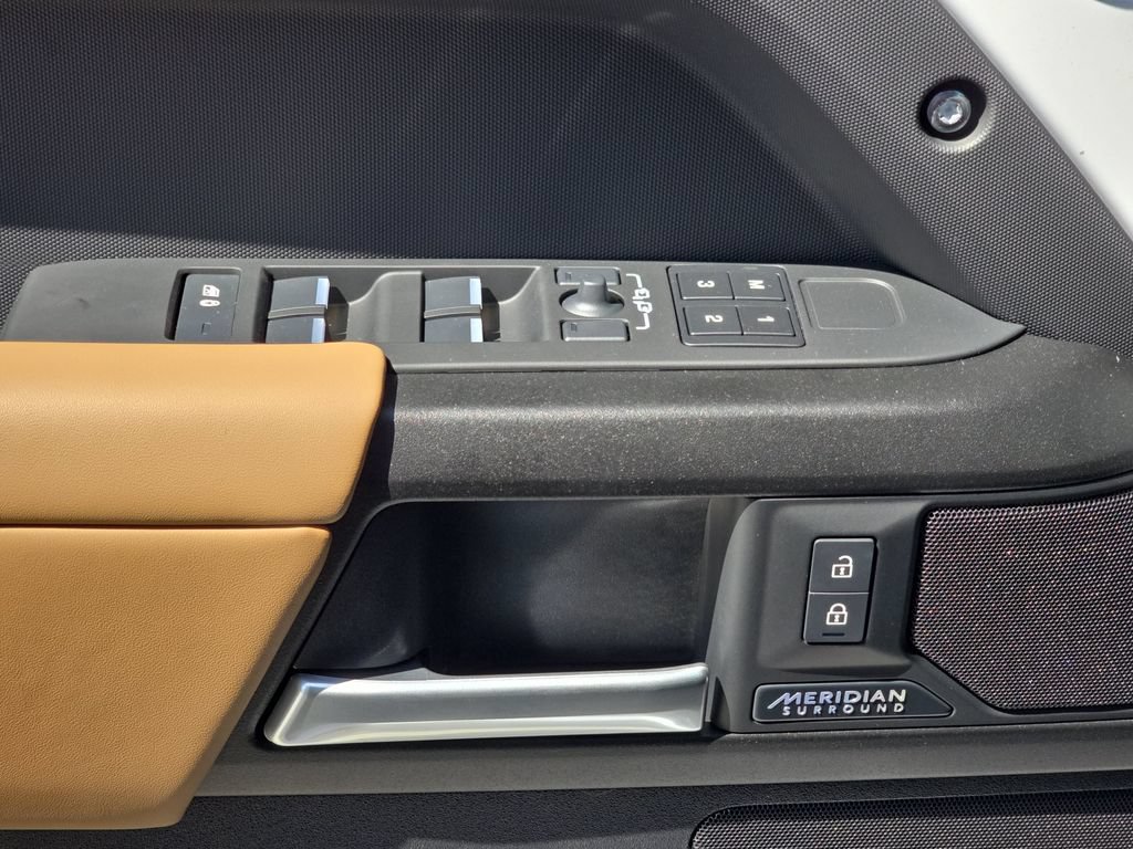 New 2026 Land Rover Defender 130 V8 AWD/4WD image 29