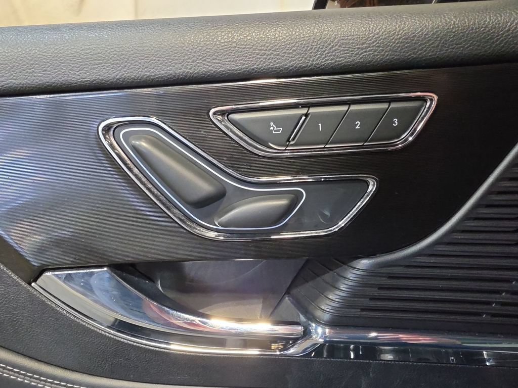 Used 2022 Lincoln Corsair AWD w/ Premium Package image 14