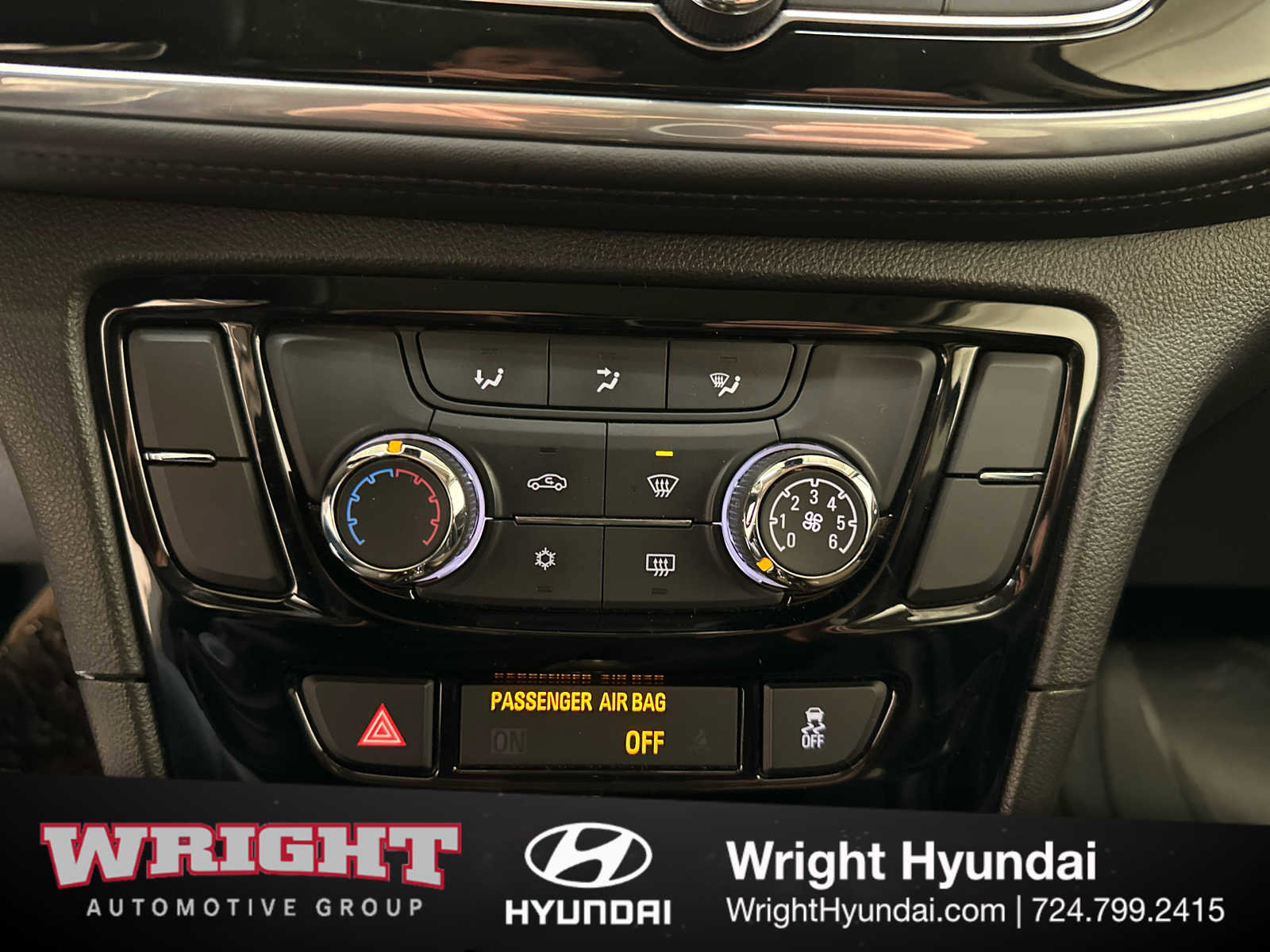 Used 2020 Buick Encore Preferred image 28