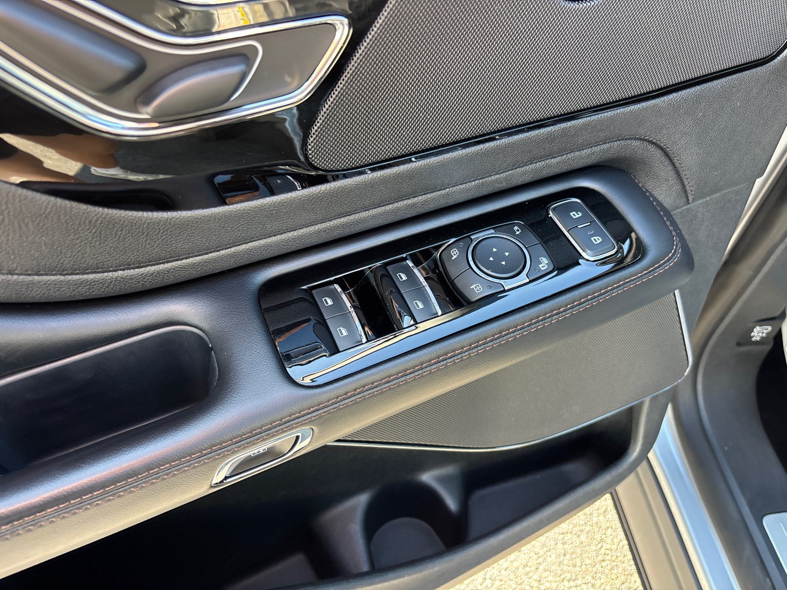 Certified 2021 Lincoln Aviator Reserve w/ Elements Package Plus AWD/4WD image 13