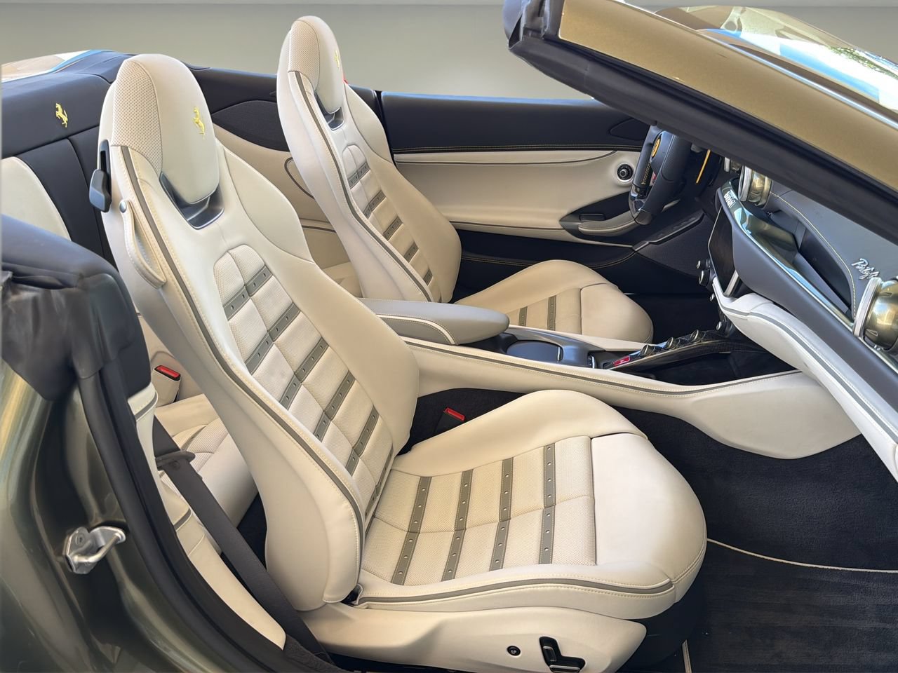 Used 2023 Ferrari Portofino M RWD image 17