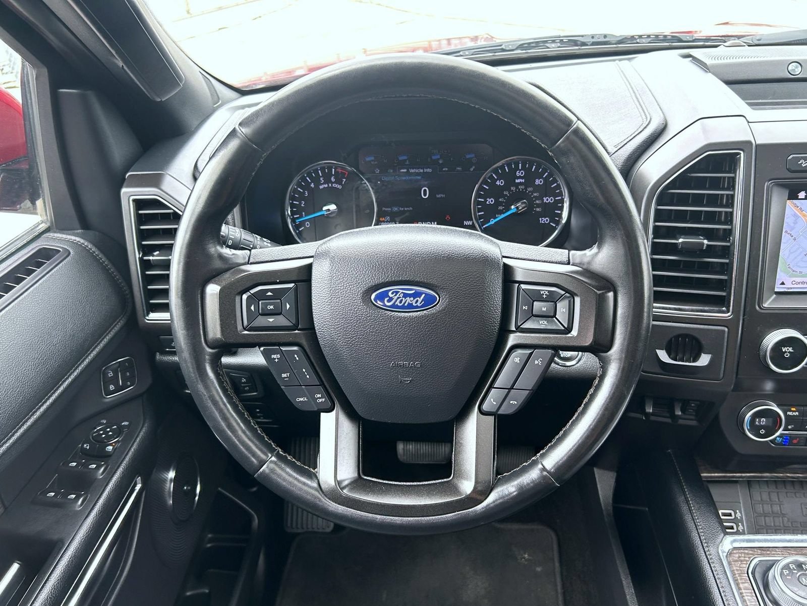Used 2019 Ford Expedition Limited w/ Equipment Group 301A AWD/4WD image 11