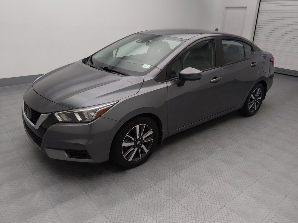 Used 2021 Nissan Versa SV image 2