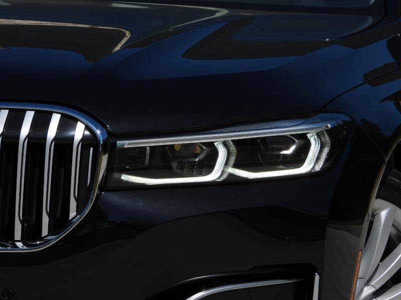 Used 2021 BMW 740i w/ Premium Package image 5