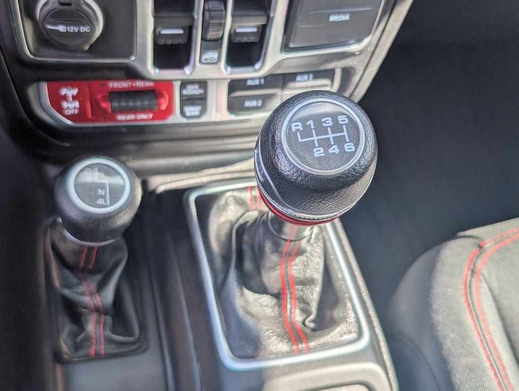 Used 2021 Jeep Gladiator Rubicon w/ LED Lighting Group AWD/4WD image 23