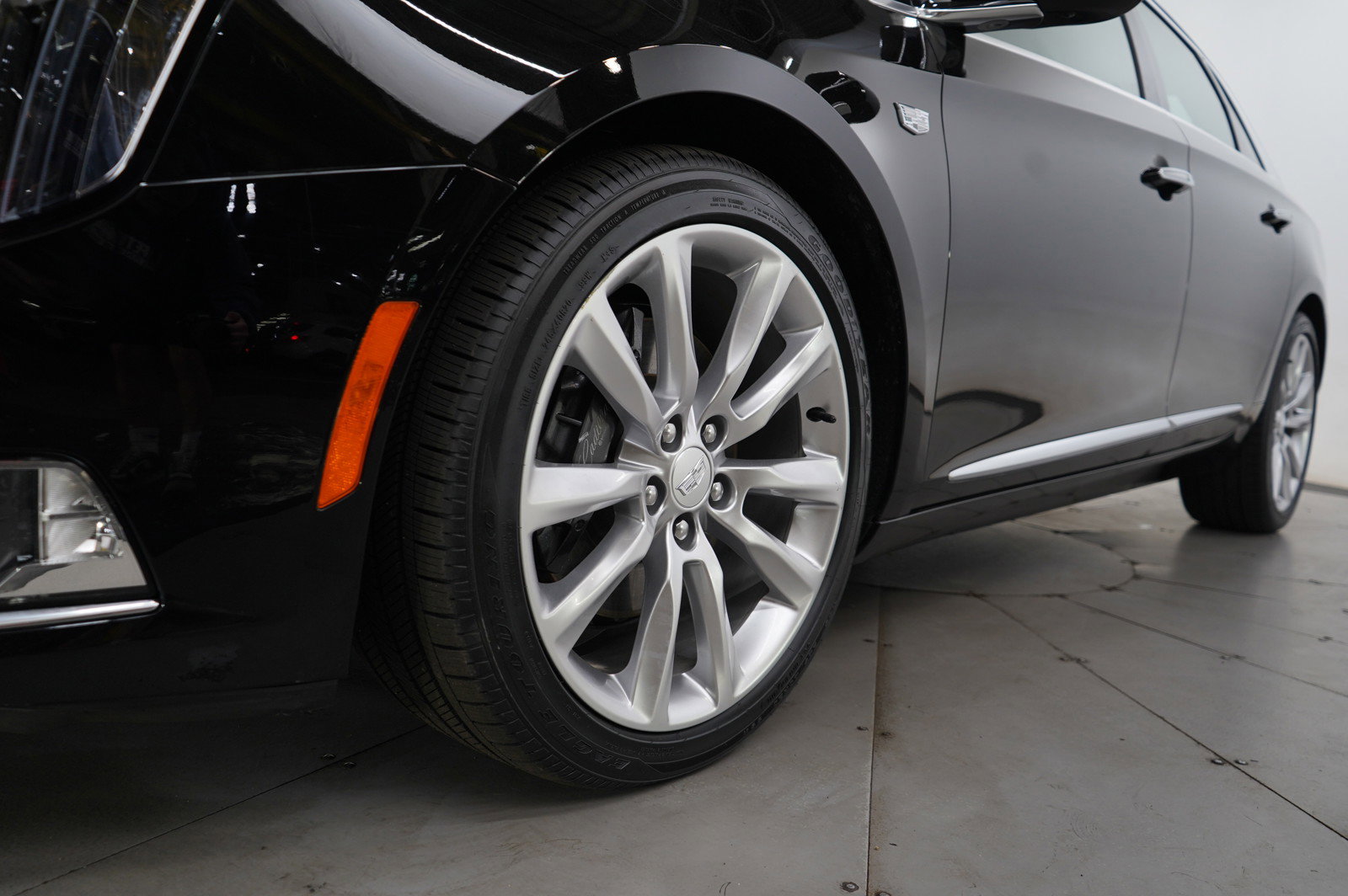 Used 2018 Cadillac XTS Vsport Platinum image 27