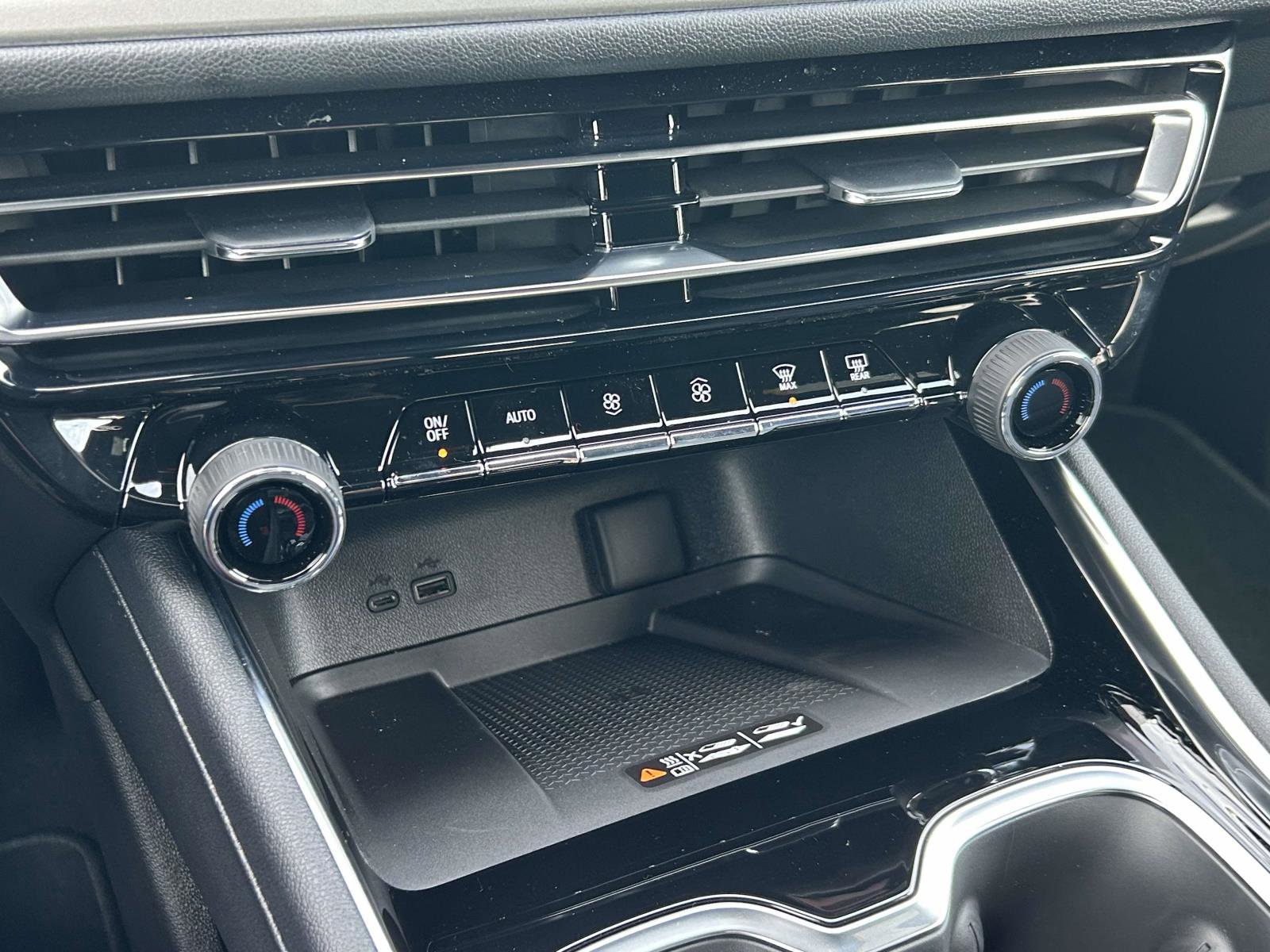 New 2026 Chevrolet Traverse LT w/ Sun and Wheel Package image 26