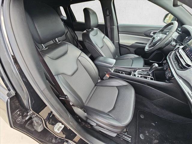 Used 2025 Jeep Compass Latitude image 19