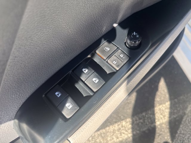 Used 2020 Toyota Camry LE w/ Sunroof Package FWD image 13