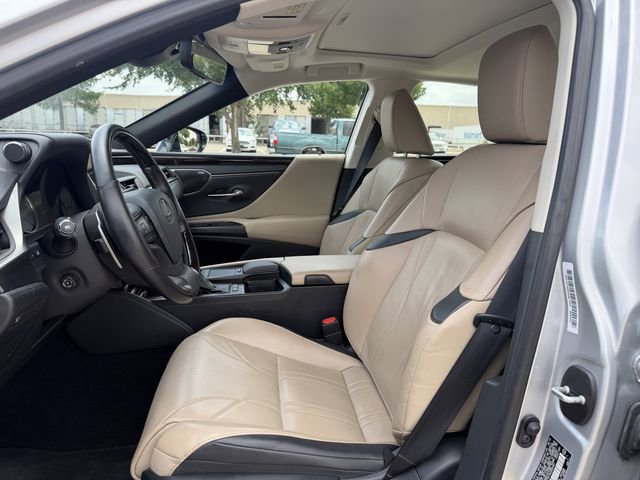 Used 2019 Lexus ES 300h w/ Accessory Package 2 FWD image 27