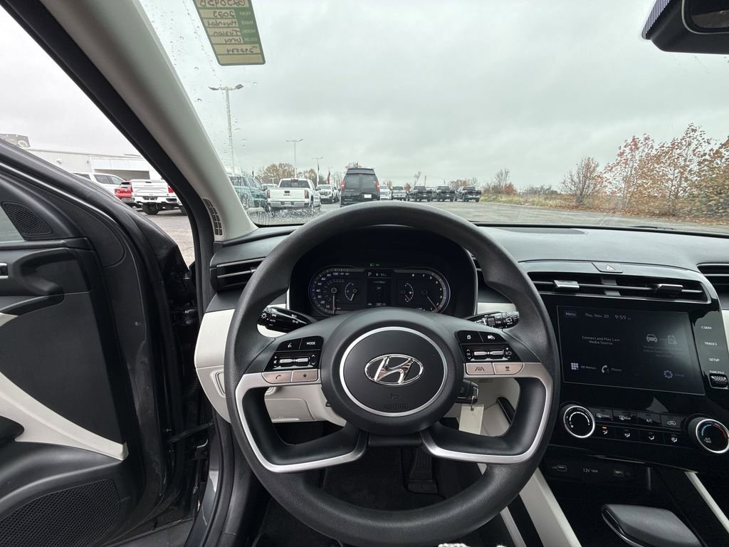 Used 2023 Hyundai Tucson SE image 17