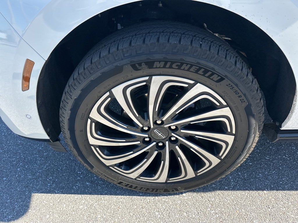 Used 2025 Lincoln Navigator L Black Label image 16