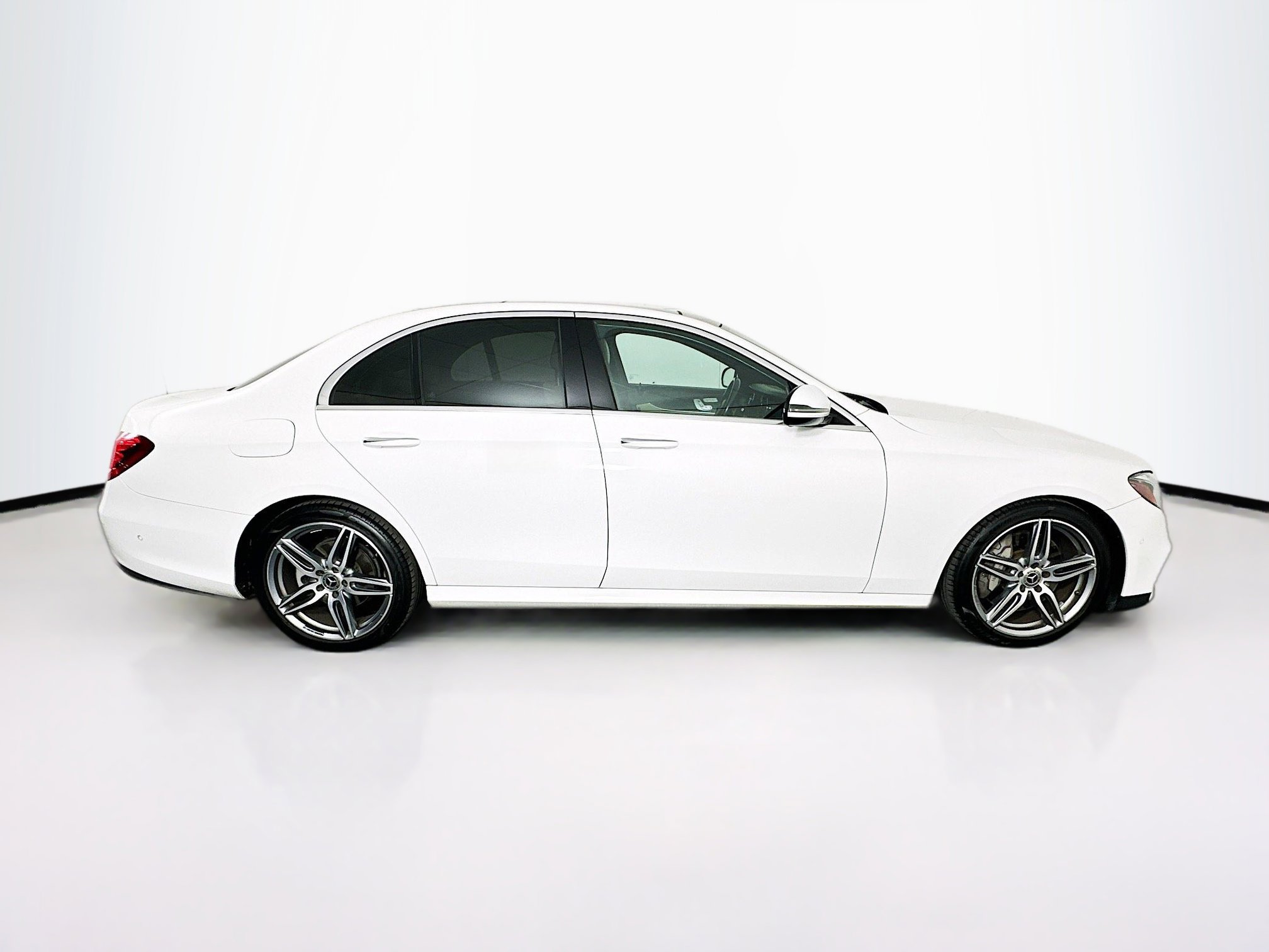 Used 2018 Mercedes-Benz E 300 image 10