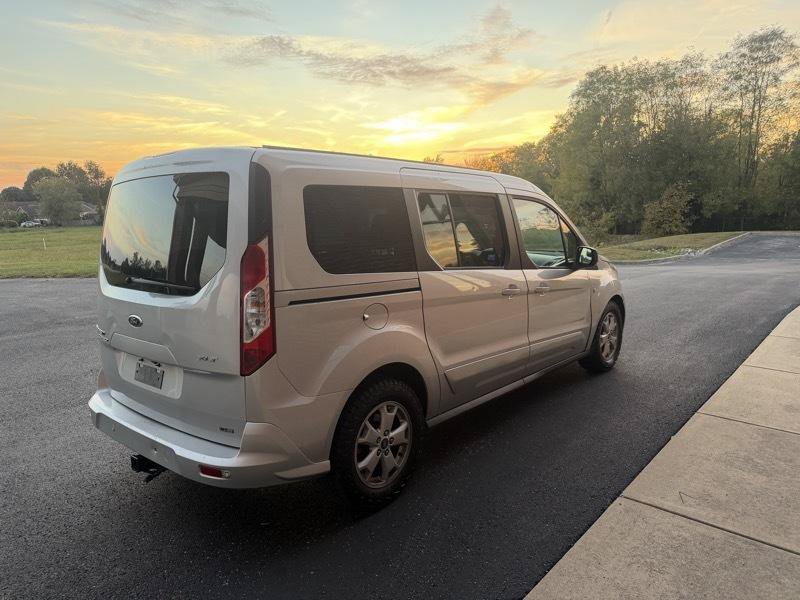 Used 2015 Ford Transit Connect XLT FWD image 5