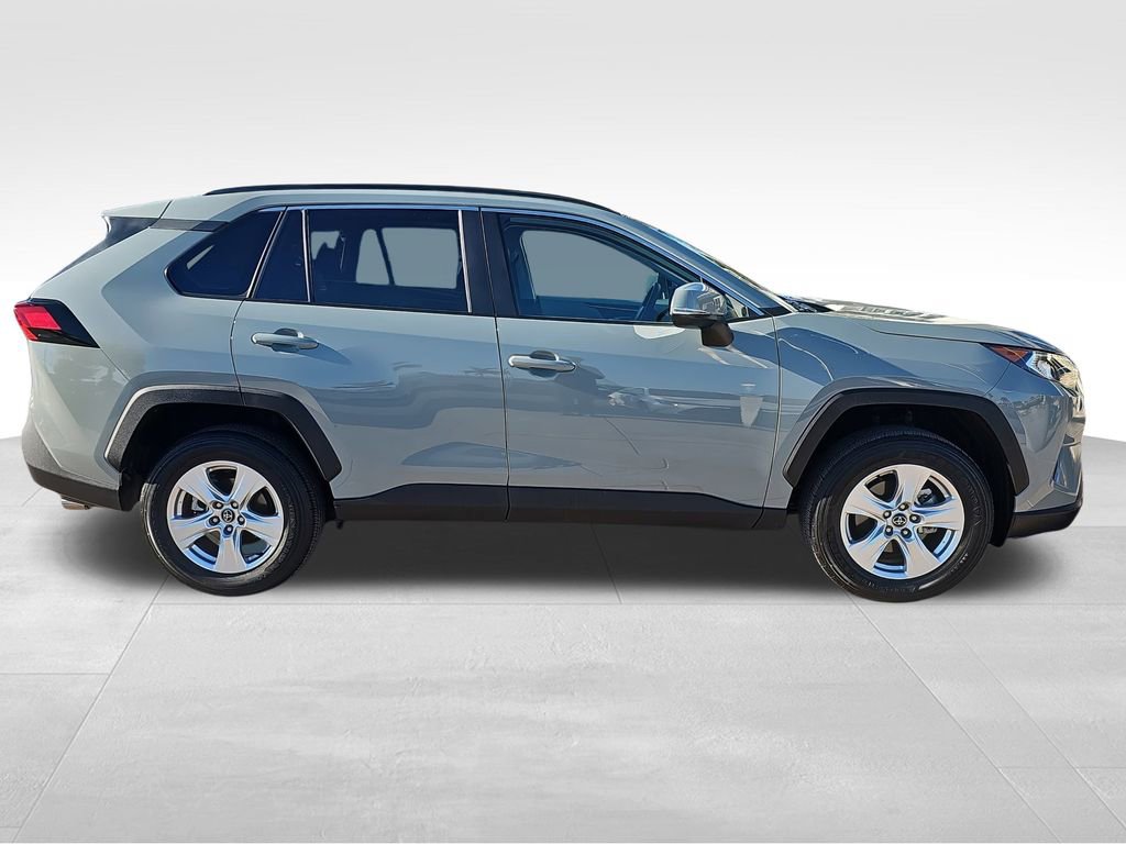 Used 2021 Toyota RAV4 XLE image 2